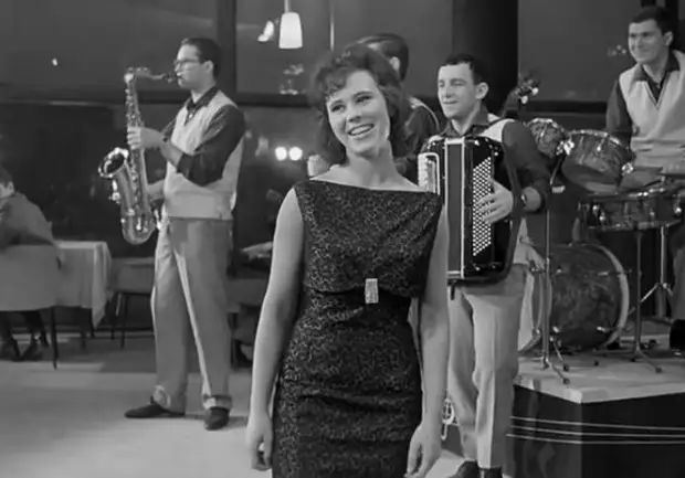 Лариса Мондрус, кадр из кинофильма, 1964 год