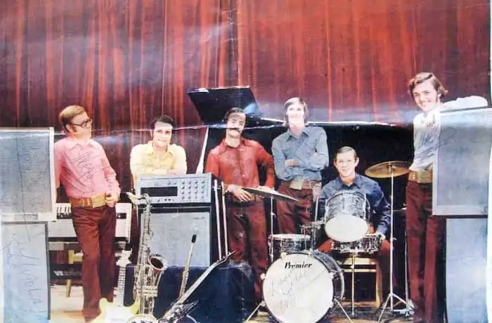ВИА "Красные маки" на сцене, конец 70-х