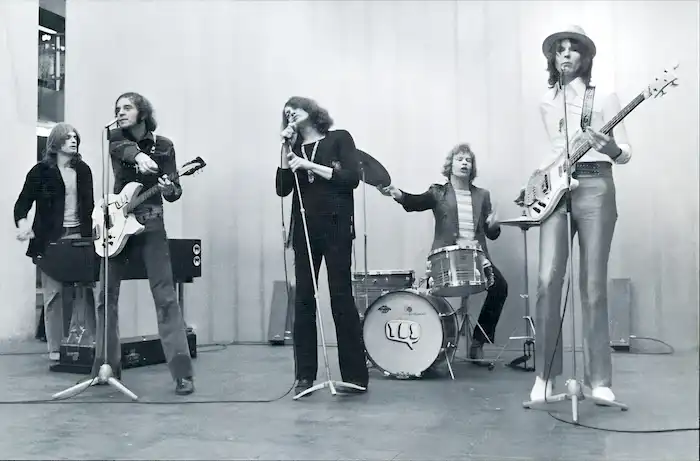 Группа Yes на сцене, конец 60-х